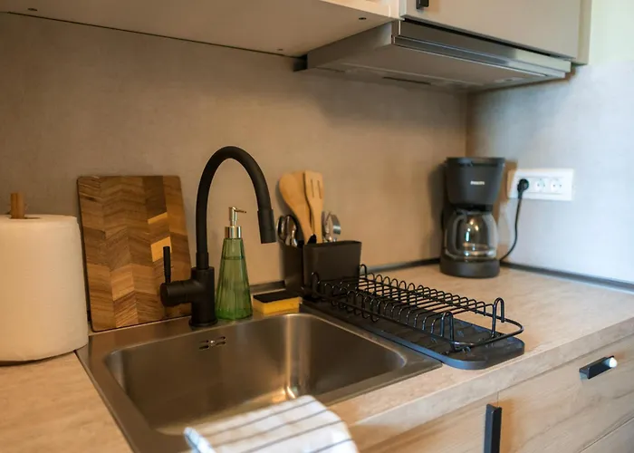 Apartment Oasis - Quiet, Cozy & Convenient