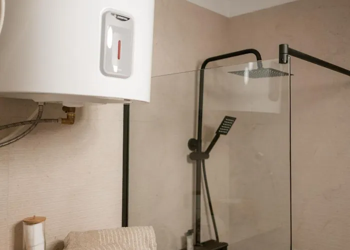 Oasis - Quiet, Cozy & Convenient Apartment *